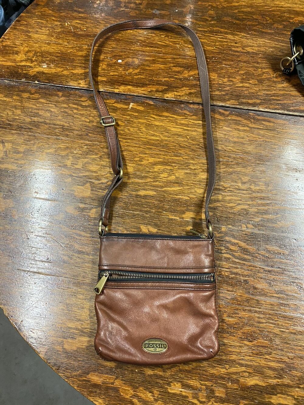 fossil leather crossbody bag Logo Badge